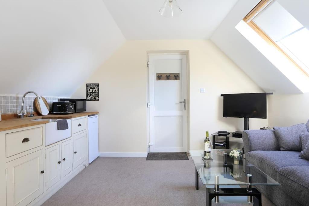 Appartement The Den, A Secluded Annex With Hot-Tub & Heating à Long Bredy Extérieur photo